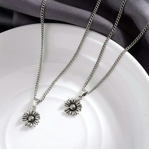 New Fashion Gap Sunflower Necklace Women Pendant W